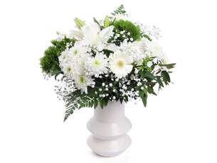 Helena Bouquet in a Vase in shades of white comes with a narrow shadow vase
