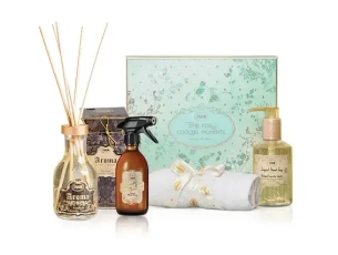 A  designed gift wrap by Sabon