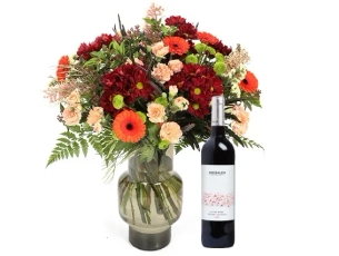 Carmen bouquet plus red wine bottle