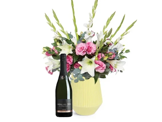 The "Always Love" bouquet & Cava bottle