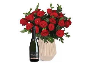 A romantic bouquet of 15 lovely red roses & Cava bottle