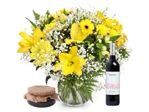 A beautiful light bouquet, red wine & charoset