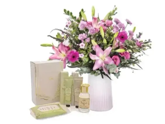 Pink Bouquet with Spa Gift Box