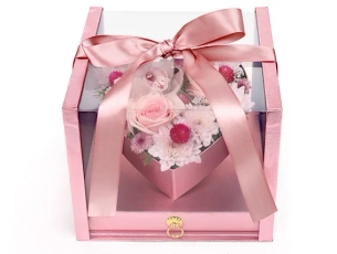 11 lovely pink roses in a luxurious pink box