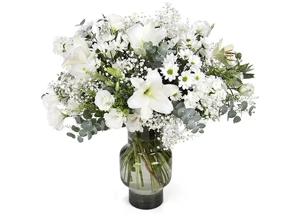A spectacular bouquet of flowers 'Purity in White'