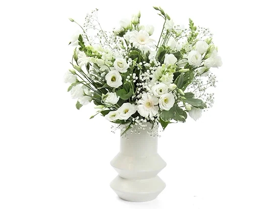 Festive white Alma Bouquet