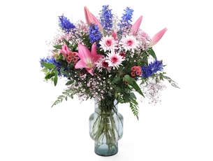 Dar Bouquet in shades of pink and blue