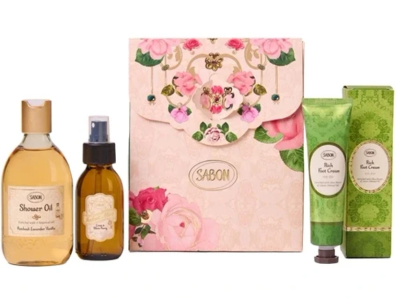300 ml. liquid soap, 50 ml. foot cream and 100 ml. Textile perfume.
