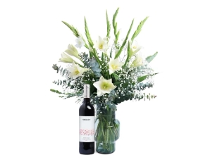 Rom Bouquet in shades of white. comes with red wine