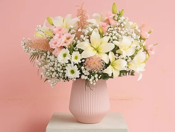 Zoei Bouquet : White & Pink flowers