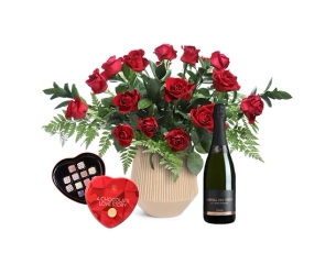 Red roses, Cava bottle & Chocolate pralines