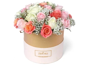 'Donna' flower arrangement consist of rosesses